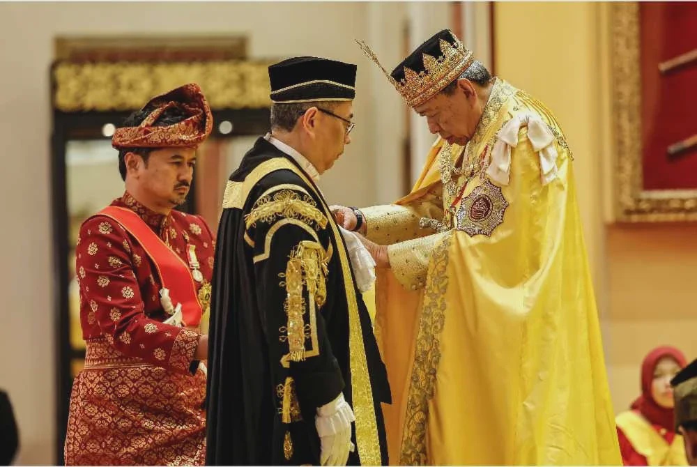 Image from: Orang Besar Istana Syed Budriz Putra Jamalullail dahului enam penerima Darjah Kebesaran Selangor