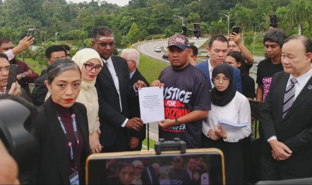 Image from: [VIDEO] Kematian dalam tahanan: Keluarga Noorizwan tuntut keadilan, desak tubuh segera IPCMC