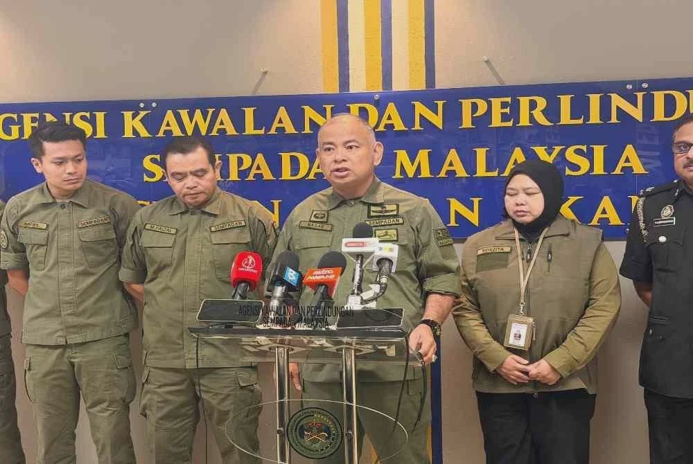 Image from: [VIDEO] Suami isteri ditahan bawa wang tunai RM2.9 juta tanpa isytihar