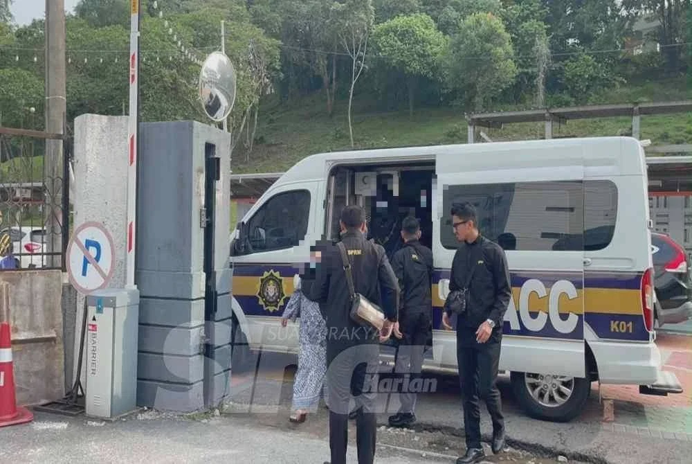 Image from: Dua pegawai penguat kuasa antara lima direman kes rasuah RM1 juta lindungi warga asing