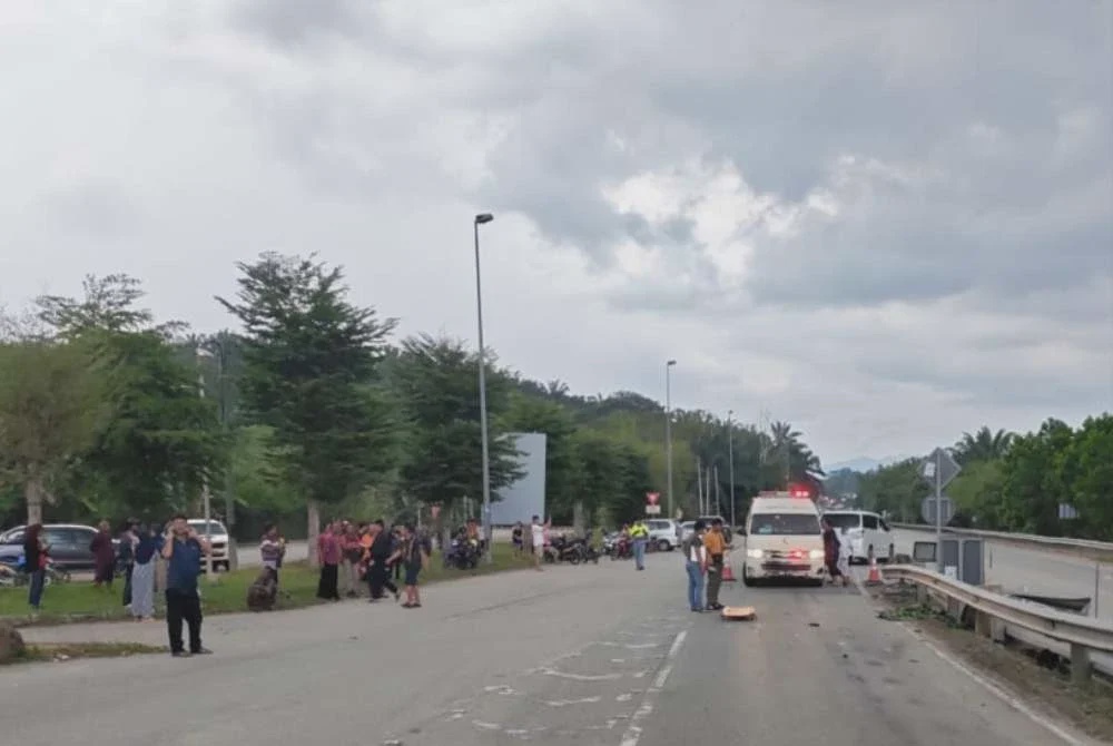 Image from: Warga emas maut, motosikal bertembung MPV