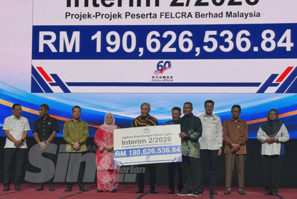 Image from: Ahmad Zahid arah FELCRA tanggung yuran penuh anak peserta cemerlang SPM, STPM