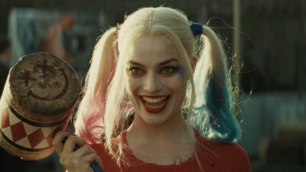 Harley Quinn's Suicide Squad Accessories Had Margot Robbie In Very Real ...