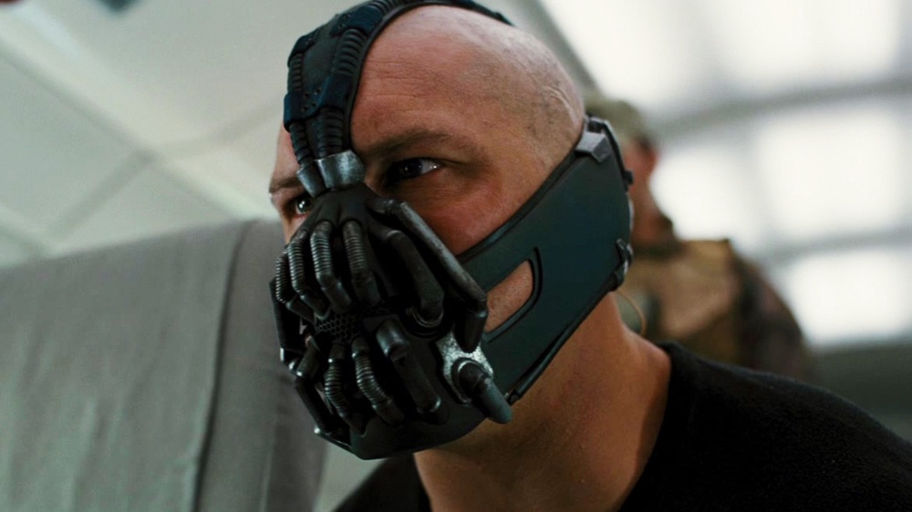 Why Tom Hardy's Bane Wears A Mask In The Dark Knight Rises