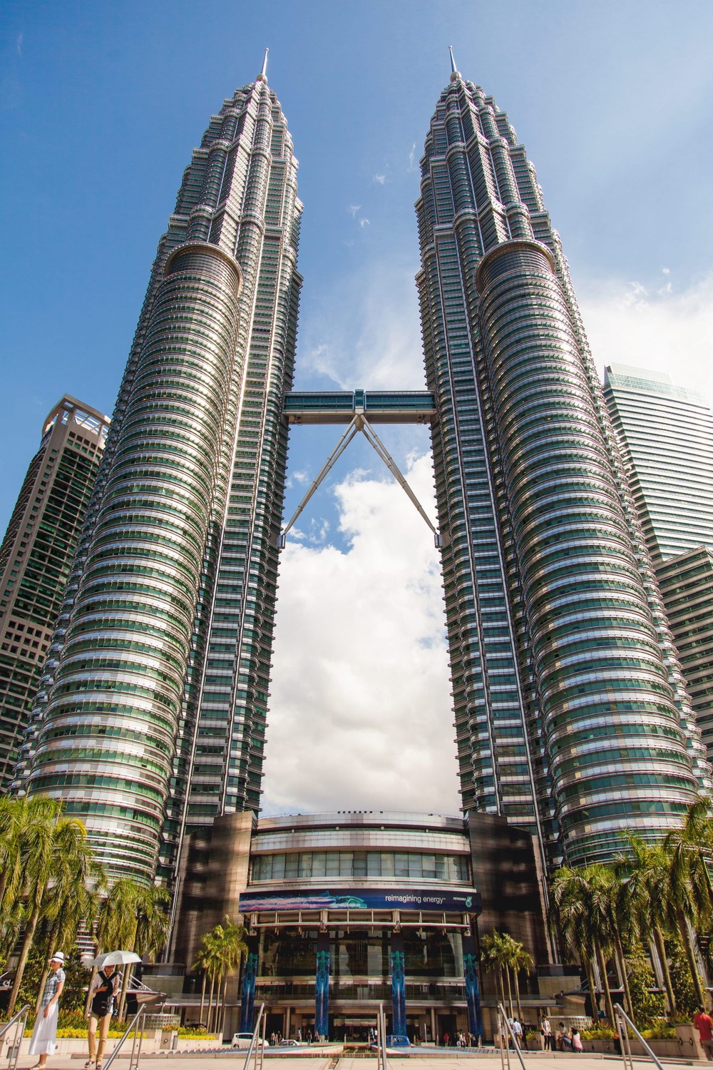 Image from: Sejarah PETRONAS: Perjalanan Gergasi Tenaga Negara