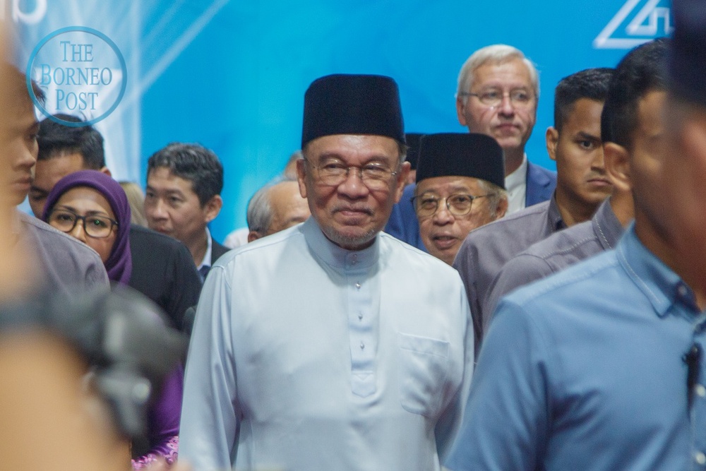 Madani govt to continue harmonious talks with Sabah, Sarawak, says Anwar image.