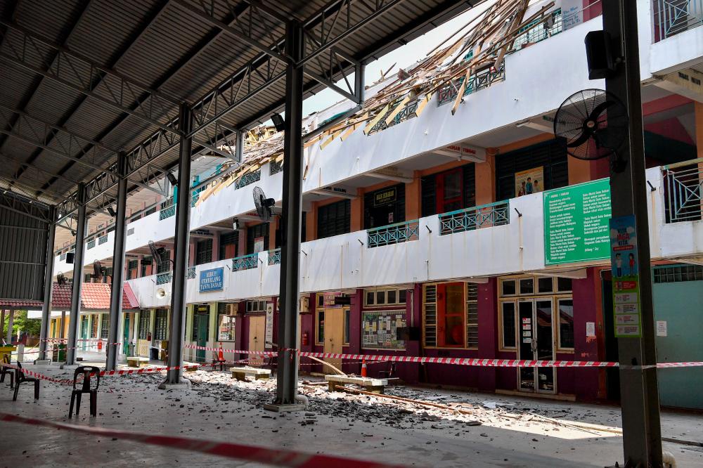 Roof of SMK Cheras Jaya collapses, no casualties reported