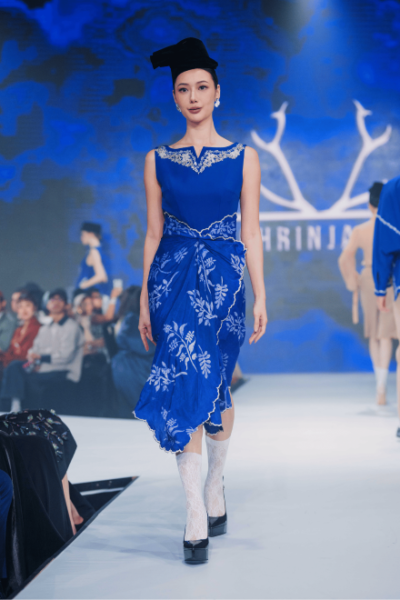 Image from: Bila warisan turun catwalk