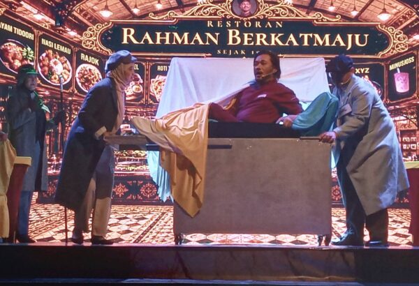 Image from: Eksperimen teater satira CTRA berjaya dalam Tomyam Berdarah