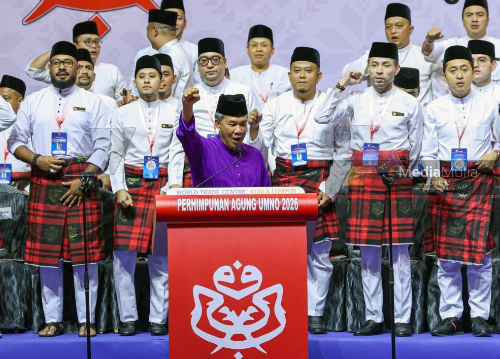 Image from: Perasmian Perhimpunan Agung Pergerakan Sayap Wanita, Pemuda dan Puteri UMNO