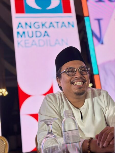 Image from: PRU16: Beranikah Pas namakan Ahmad Zahid ‘poster boy’ sebagai PM? – AMK