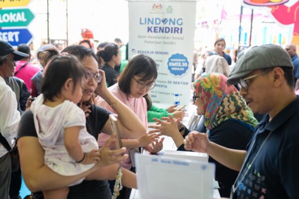 Image from: Orang bekerja sendiri nikmati diskaun caruman 50% di Festival Mega iLINDUNGu