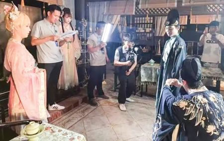Image from: Studio China tarik pelancong jadi pelakon drama