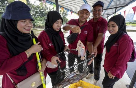 Image from: Ladang Puchong platform UPM dekatkan inovasi agroteknologi dengan masyarakat