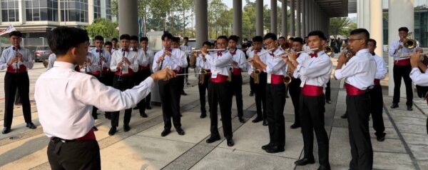 Image from: SDAR Symphonic Band juara pancaragam Asia