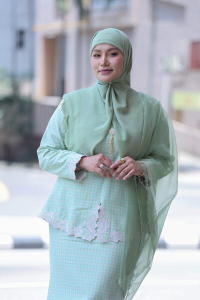 Image from: Saya dalam fasa sudah boleh memilih – Elly Mazlein