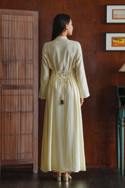 Image from: Cantik, sopan dengan Timur
