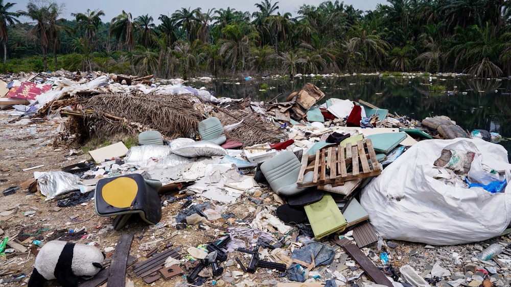 Sampah haram Puncak Alam