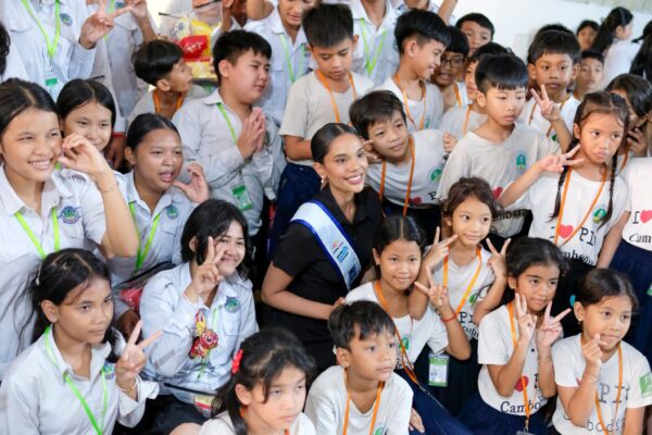Image from: Idam mahkota ratu sejak usia 13 tahun