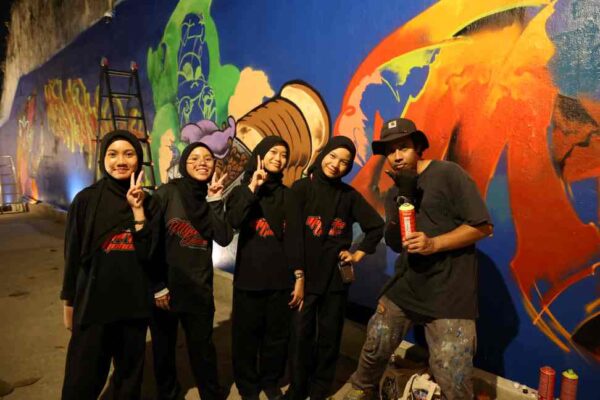 Image from: Seni grafiti indahkan tembok penjara