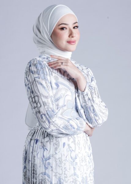 Image from: Jika boleh terima pujian, kena juga terima kecaman – Hannah Delisha