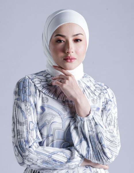 Image from: Jika boleh terima pujian, kena juga terima kecaman – Hannah Delisha