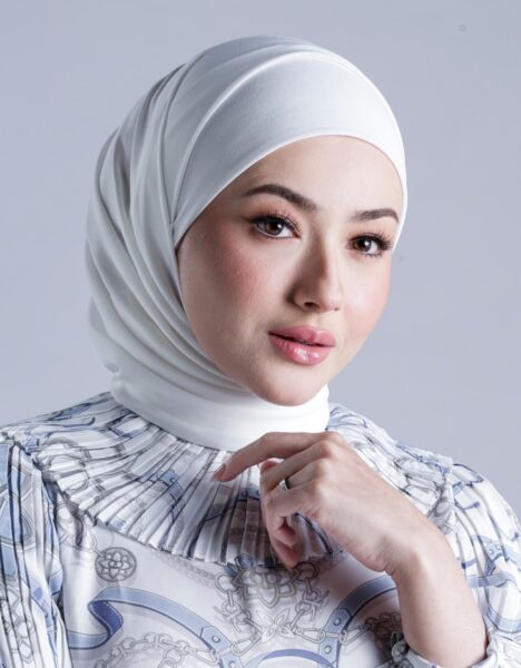 Image from: Jika boleh terima pujian, kena juga terima kecaman – Hannah Delisha
