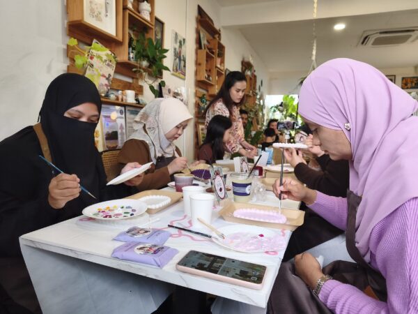 Image from: Tenang sambil menghasilkan trinket tray