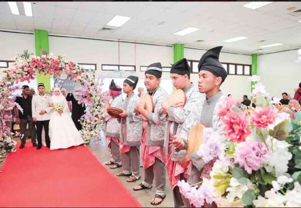 Image from: Seni rebana masih ‘bernyawa’ di Kampung Terang
