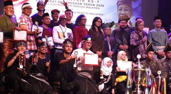 Image from: Gema suara bangsa Malaysia di sebalik puisi artistik
