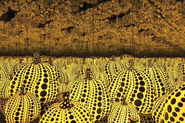 Image from: Yayoi Kusama, pencipta dunia bintik polka