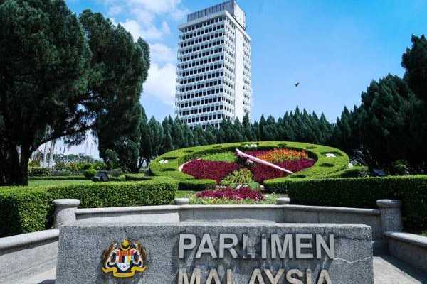 Dissolve Parliament and Najib won’t need to attend
