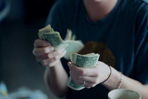 如何保护家人免受金融诈骗