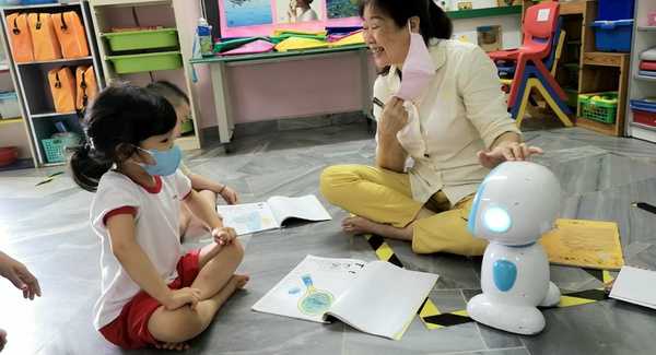 Leapfrog 3: How Children Can Speak 3 Languages and 
Read Newspapers by Age 6