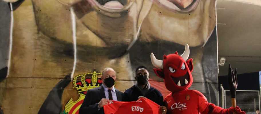 RCD Mallorca unveil a mural of LaLiga and club legend Samuel Eto’o