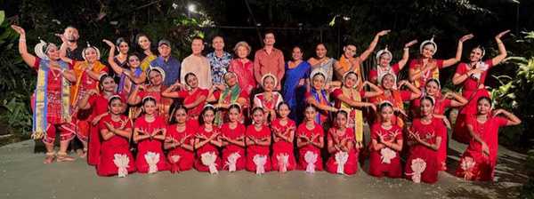  "You Won’t Believe What the Klang Teens Did on Stage”