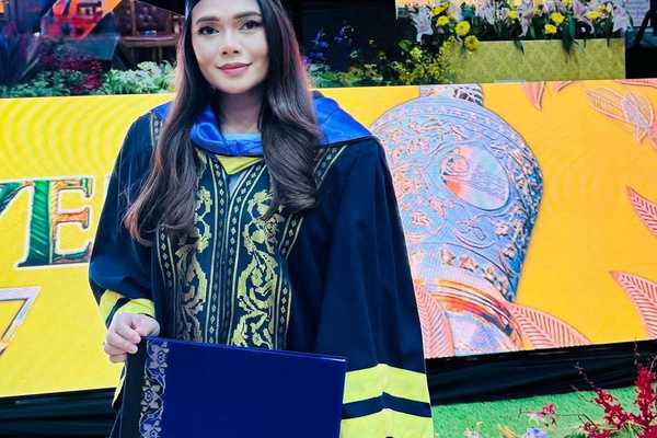 Pemilik Saphire Screen terima Sarjana Pengajian Persembahan Melalui APEL-Q di UPSI