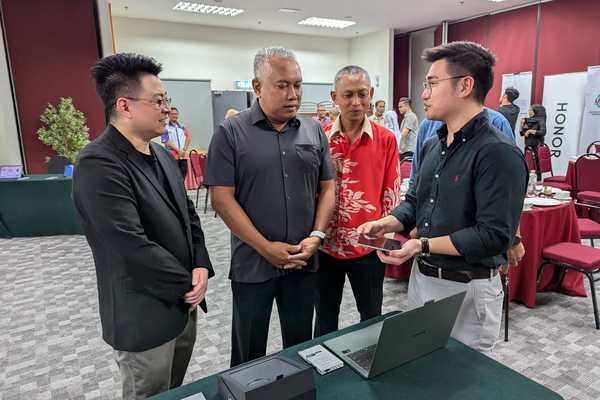 HONOR, UPSI Teroka Kerjasama Bangunkan Teknologi AI Pendidikan
