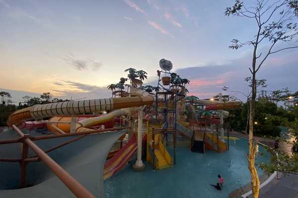 From Night Slides to Noodle Sides: How a Date Night Recovered