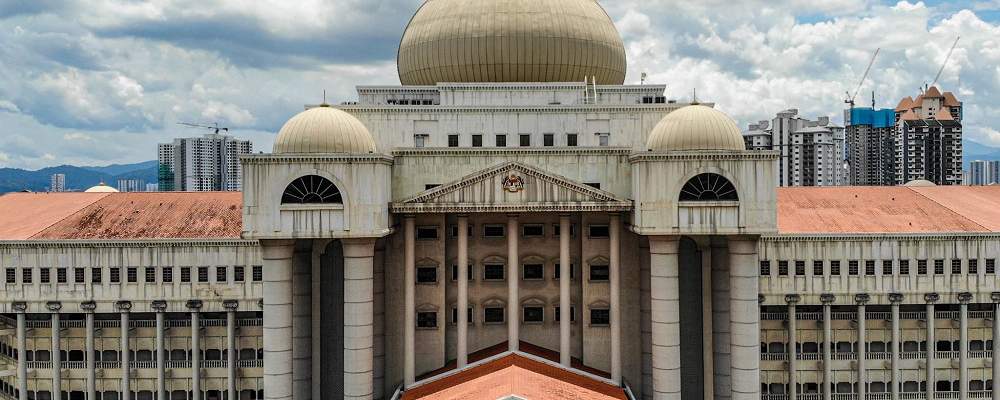 Treading the thin line when commenting on court cases