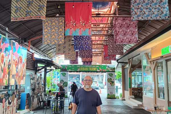 Prima Avenue in Cyberjaya is hosting a Merdeka Carnival with vibrant fabrics for National Day celebrations #MalaysiaKita