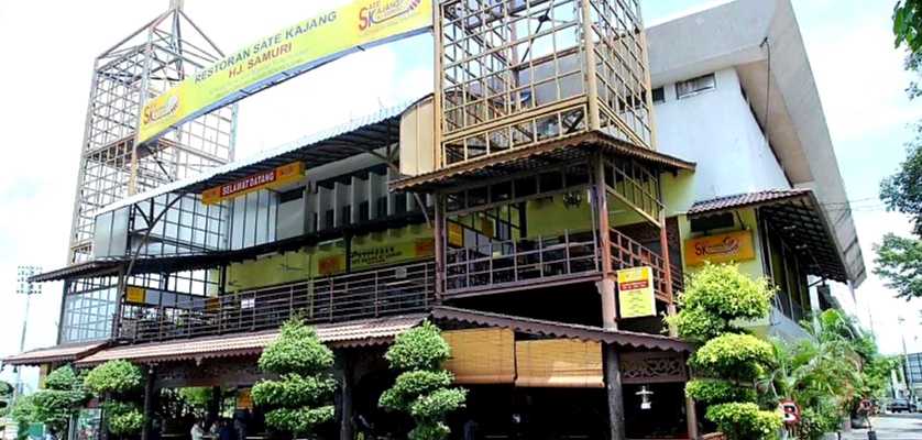 Najib and MRT he built may boost economy of Kajang now that he is a resident VIP of this satay town! #MalaysiaKita