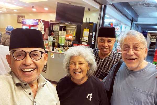 Bumping into Faridah Merican at The Mubeen during breakfast after subuh prayers #TheGoodStuff
