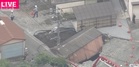 日本福冈现6公尺深天坑   整座车库塌陷坠落