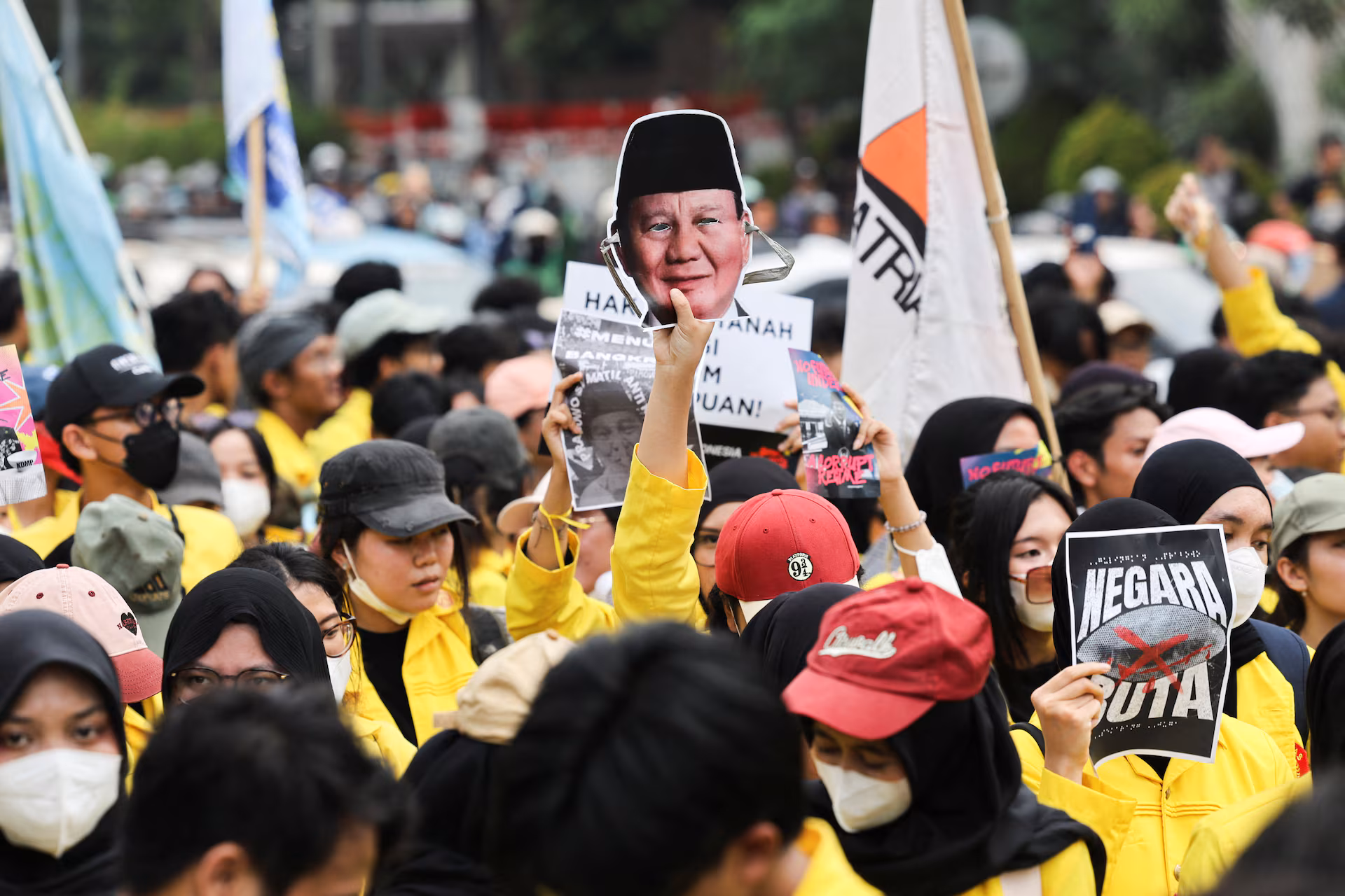 “Bawa Indonesia Ke Ambang Bankrap!”- Ribuan Pelajar Turun Demonstrasi, Protes Dasar Perbelanjaan Prabowo