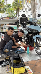 Dicky Belajar Servis Motor Dengan Abang Minyak Hitam Jalanan – “Terima Kasih Sudi Ajar”