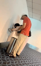 Tiada Adab! Lelaki Warga China Dikecam, Biar Anak Buang Air Besar Dalam Tong Sampah