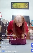 Video Wanita Solat ‘Free Hair’ Tanpa Telekung Tular, Reaksi Wak Doyok Jadi Tumpuan – “Lebih Baik Ahli…”