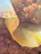 Pelanggan Dakwa Ayam Ada Telur Ulat, D’Apple Fried Chicken Tampil Jelaskan ‘Objek Asing’ Itu Sebenarnya…