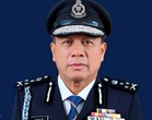 Anggota Polis Wanita Hina Pelancong China ‘Busuk’ Kini Disiasat Tindakan Tatatertib